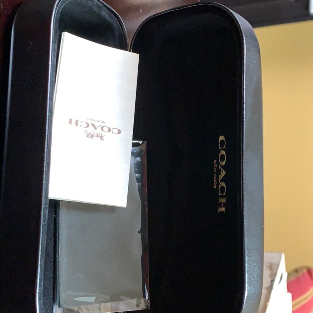 COACH Sunglasses - Picture 7 of 7